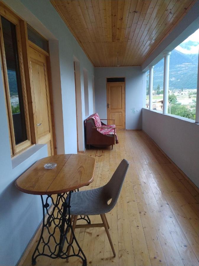 Guest House Nene Местия Экстерьер фото