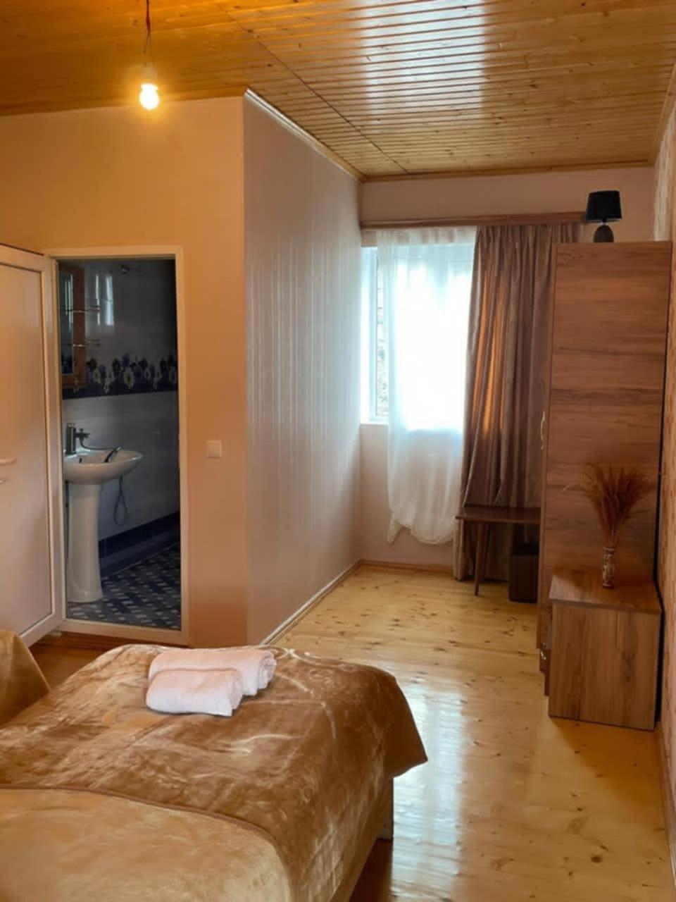 Guest House Nene Местия Экстерьер фото