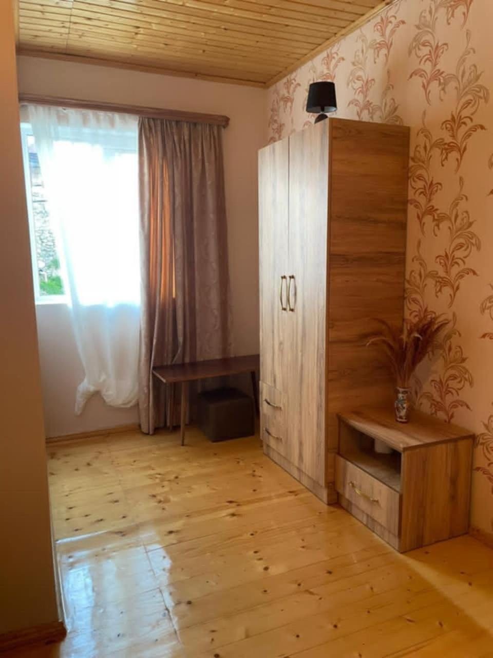 Guest House Nene Местия Экстерьер фото